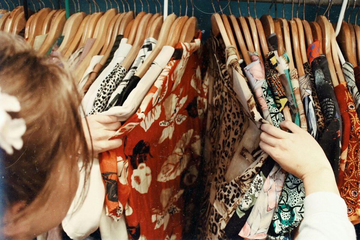 The Ultimate Guide to Women's Vintage Clothing